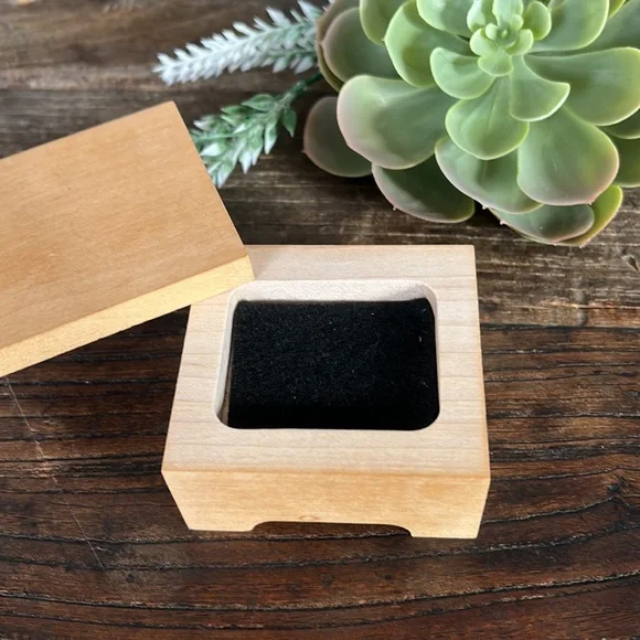 🎁 4/$25 - HANDMADE wooden music box - plays white Christmas - NEW - Picture 10 of 10